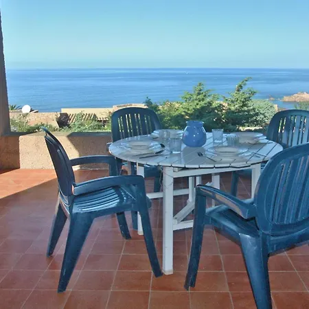 Holiday home Terraced House In With Terrace *