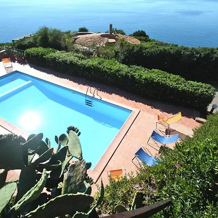 Terraced House In With Terrace Ferienhaus Costa Paradiso