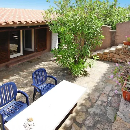 Terraced House In With Terrace Ferienhaus