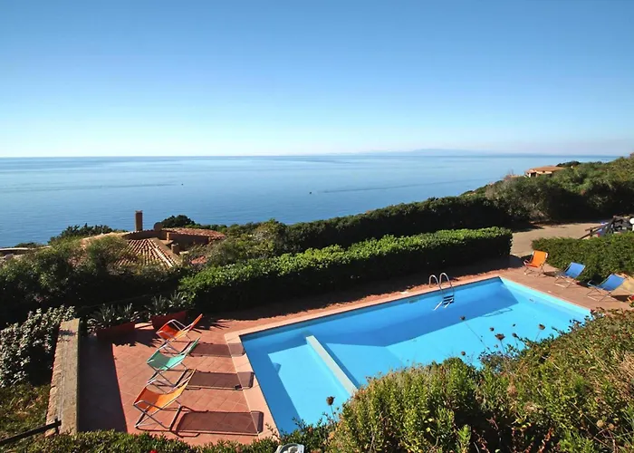 Terraced House In With Terrace Ferienhaus